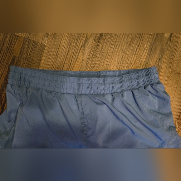 All In Motion, Women's size Large, Shorts, Athletic, light blue, Good shape - Picture 5 of 7
